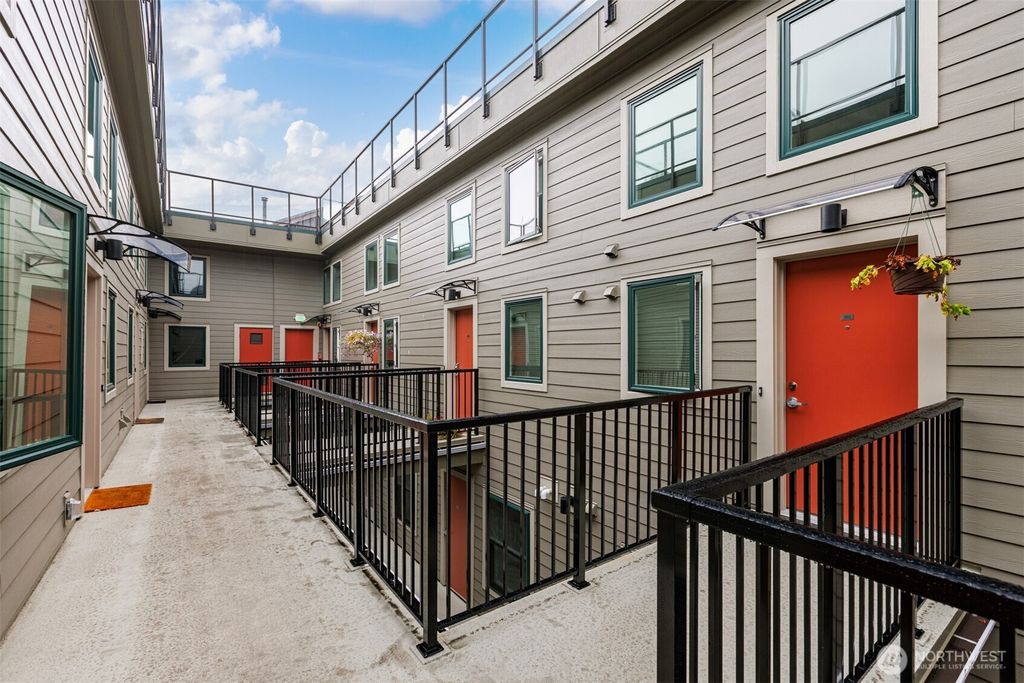 Photo of 1201 11th Street #303, Bellingham, WA 98225 (MLS # 2473307)