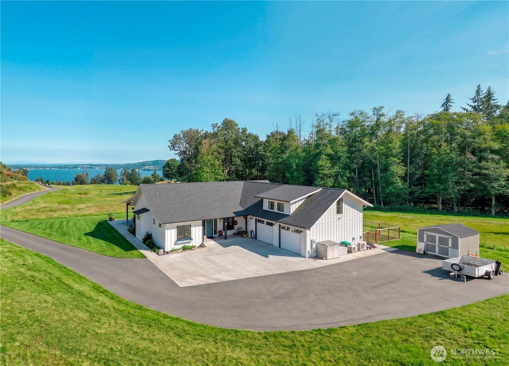 Photo of 2115 Chinook Ridge Lane, Oak Harbor, WA 98277 (MLS # 2555472)