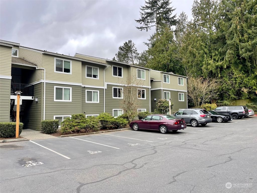 Photo of 820 E Cady Road #E205, Everett, WA 98203 (MLS # 2053337)
