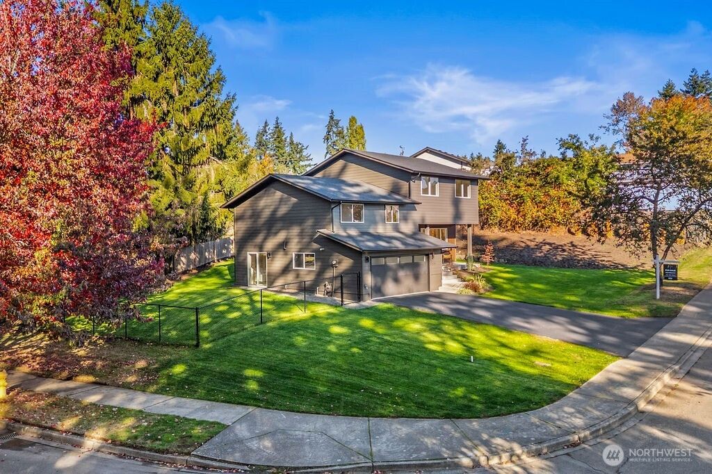 Photo of 12504 SE 104th Street, Renton, WA 98056 (MLS # 2423213)