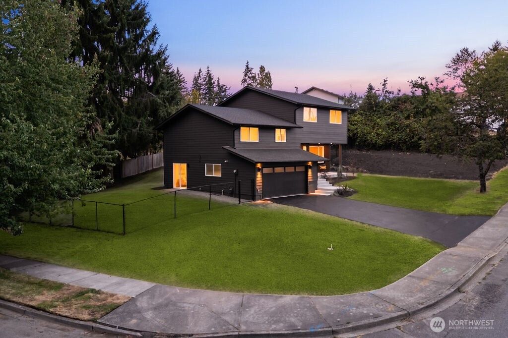 Photo of 12504 SE 104th Street, Renton, WA 98056 (MLS # 2423213)