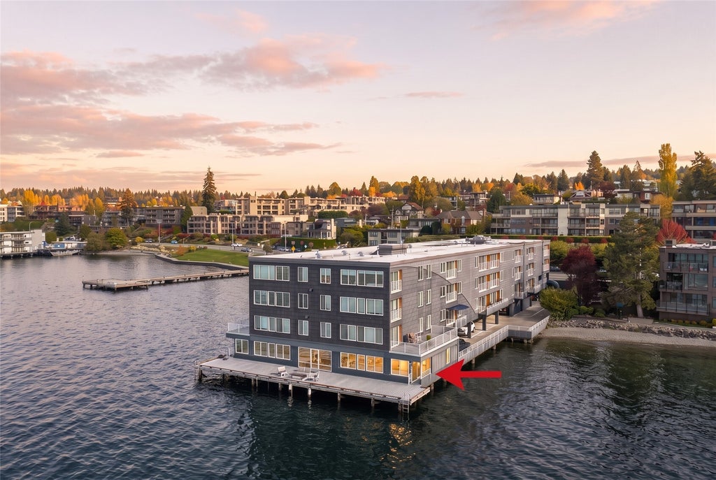 Photo of 733 Lake Street S #1-A, Kirkland, WA 98033 (MLS # 2592248)