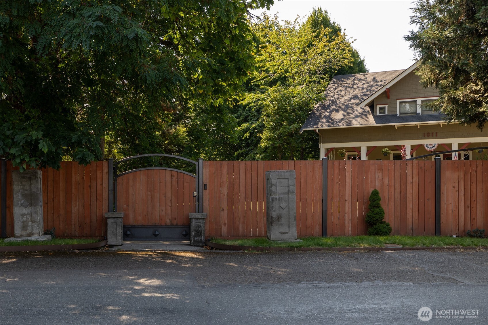 1011 Caveness Drive