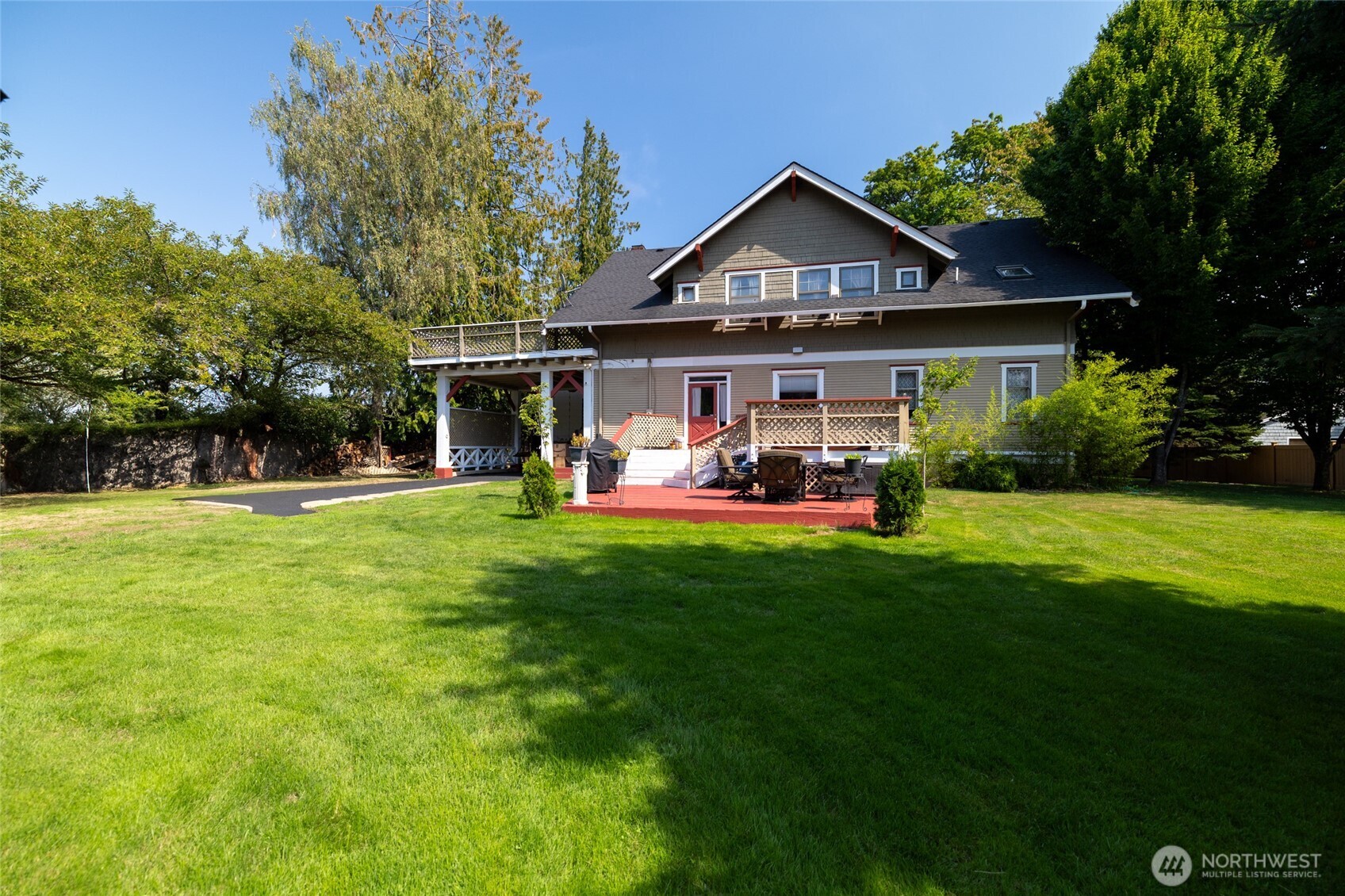 1011 Caveness Drive