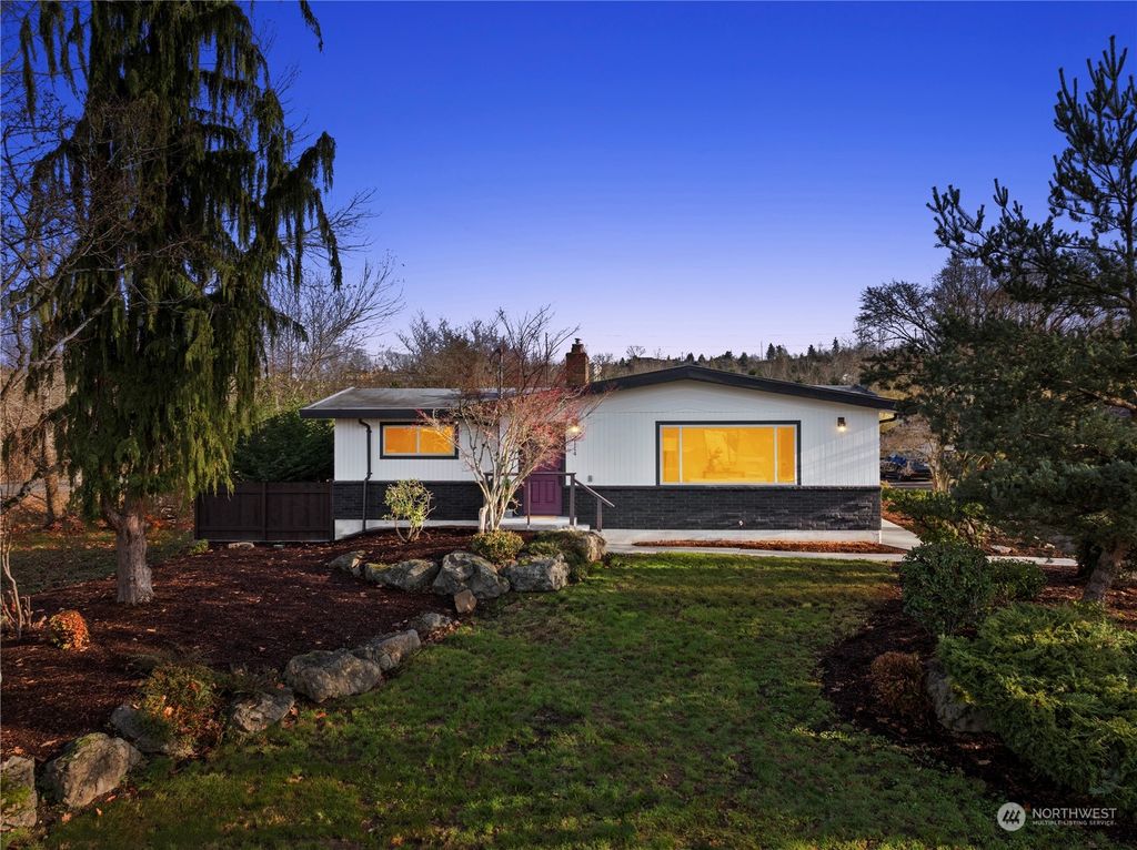 Photo of 2114 Smithers Avenue S, Renton, WA 98055 (MLS # 2312528)