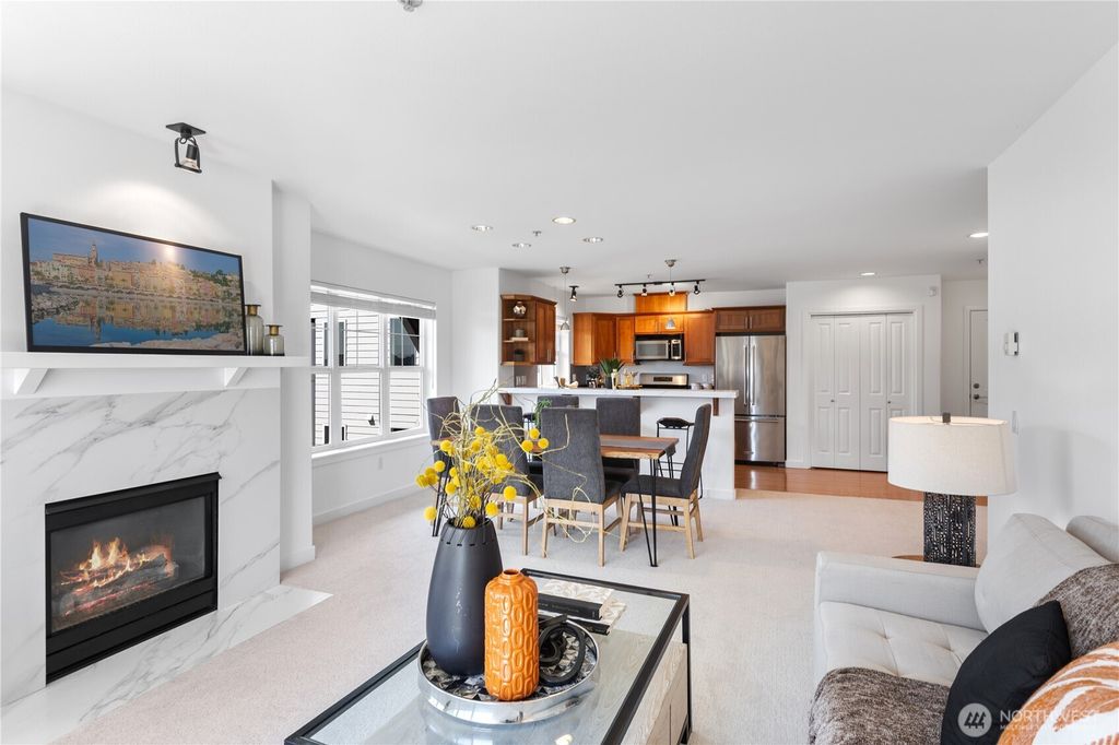 Photo of 1415 6th Avenue N #404, Seattle, WA 98109 (MLS # 2369277)