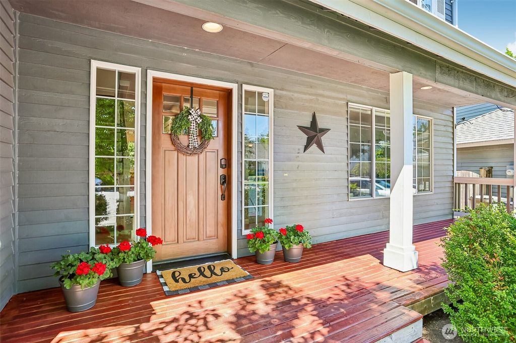 Photo of 8218 NE 125th Court, Kirkland, WA 98034 (MLS # 2529689)