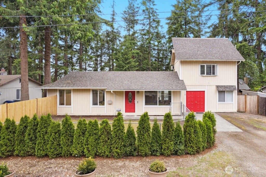 Photo of 1115 207th Place NE, Sammamish, WA 98074 (MLS # 2374140)