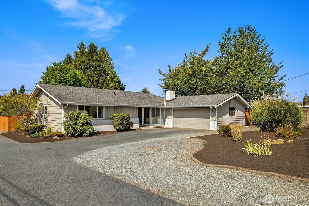 Photo of 1333 9th Avenue N, Edmonds, WA 98020 (MLS # 2428514)