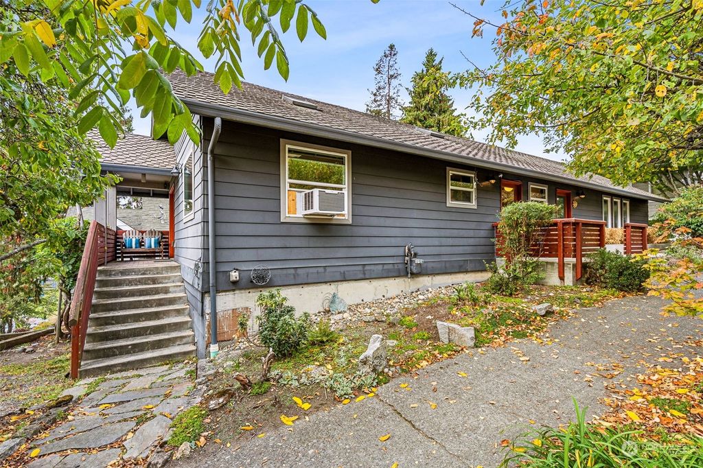 Photo of 200 NW Bowdoin Place, Seattle, WA 98107 (MLS # 2269338)