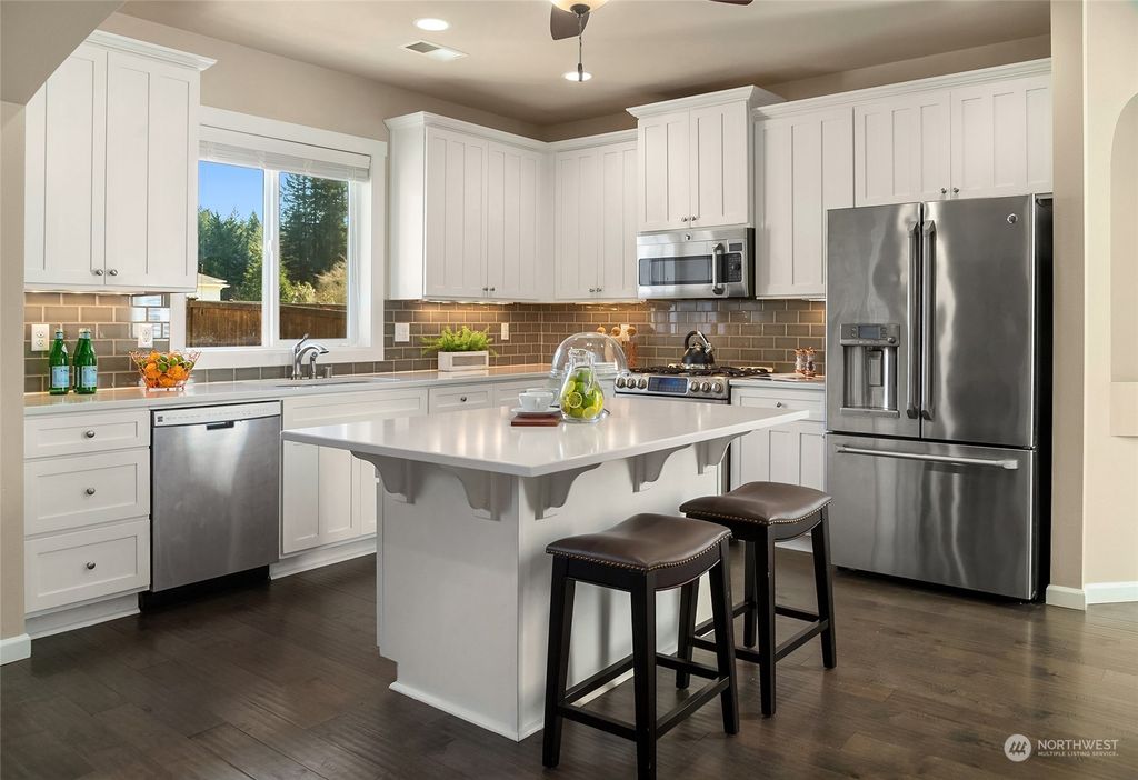 Photo of 1690 Eagles Nest Place SE, North Bend, WA 98045 (MLS # 2204440)