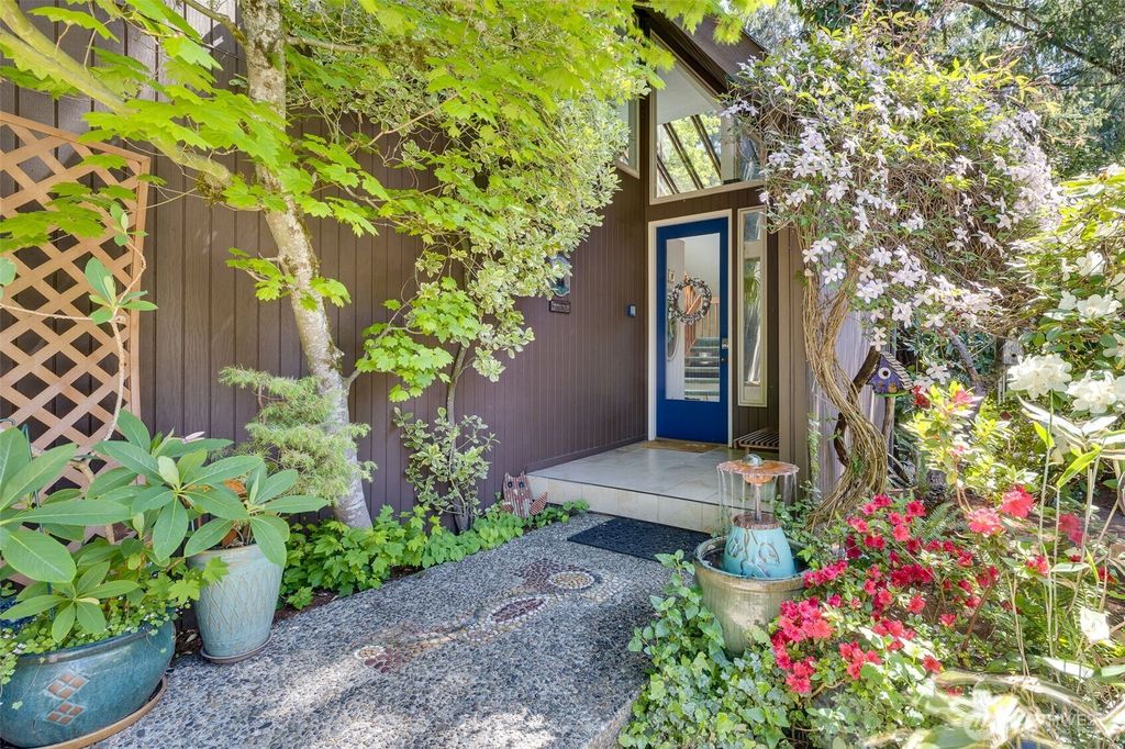 Photo of 3068 169th Avenue NE, Bellevue, WA 98008 (MLS # 2520034)