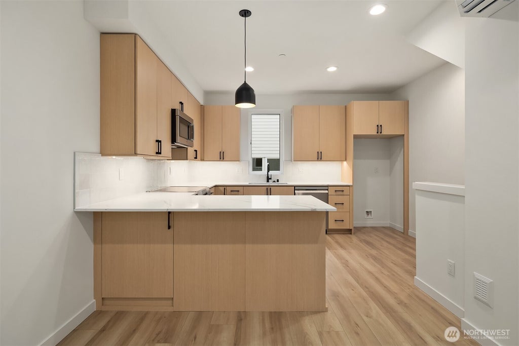 Photo of 805 NE 71st Street, Seattle, WA 98115 (MLS # 2583189)