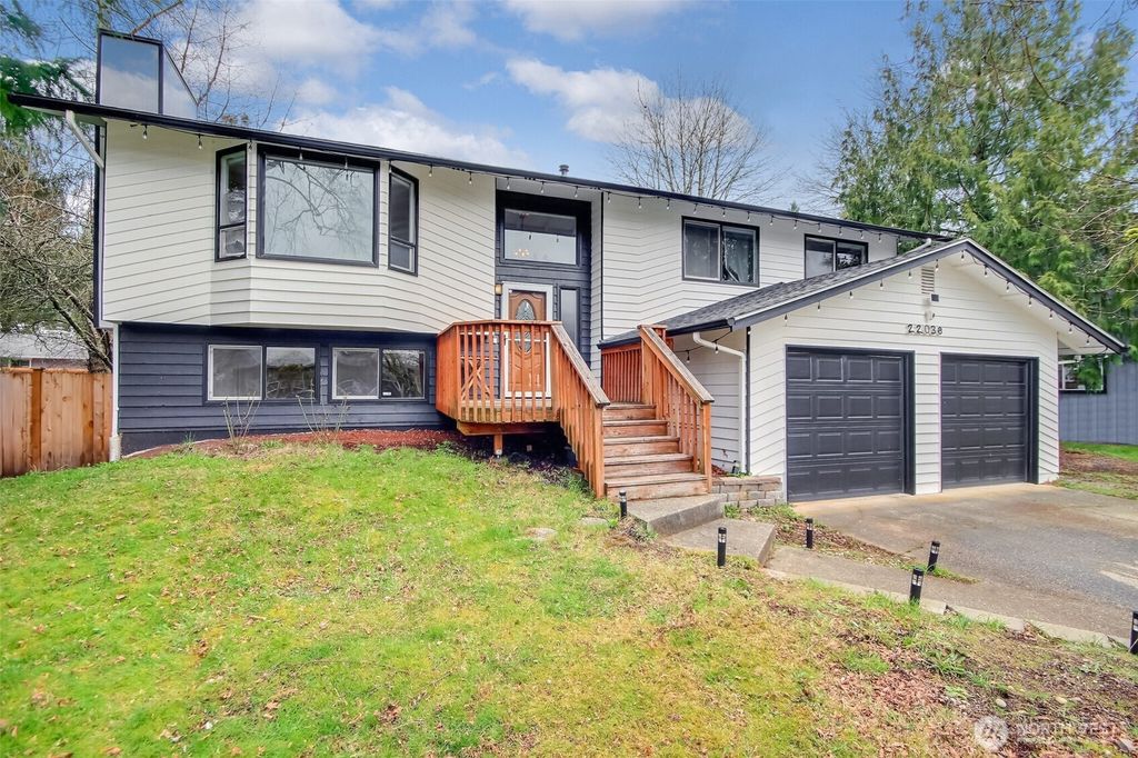 Photo of 22036 SE 270th Street, Maple Valley, WA 98038 (MLS # 2343176)