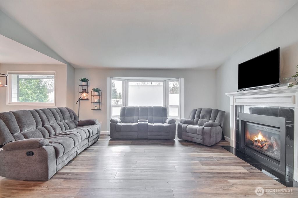 Photo of 22036 SE 270th Street, Maple Valley, WA 98038 (MLS # 2343176)