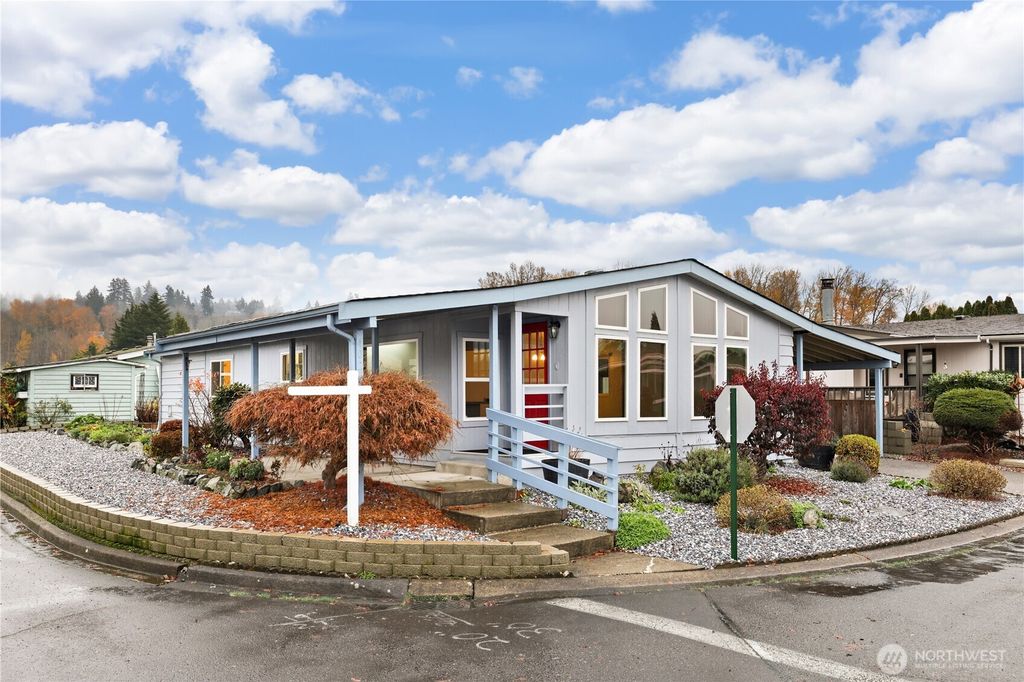 Photo of 1402 22nd Street NE #402, Auburn, WA 98002 (MLS # 2457858)