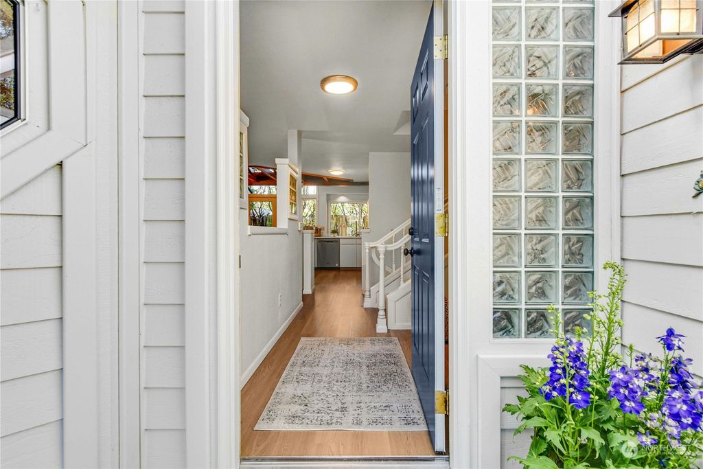 Photo of 8115 NE 126th Place, Kirkland, WA 98034 (MLS # 2269291)