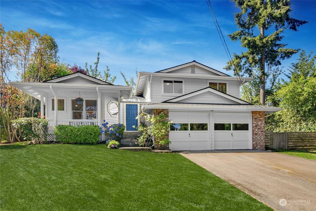 Photo of 8115 NE 126th Place, Kirkland, WA 98034 (MLS # 2269291)