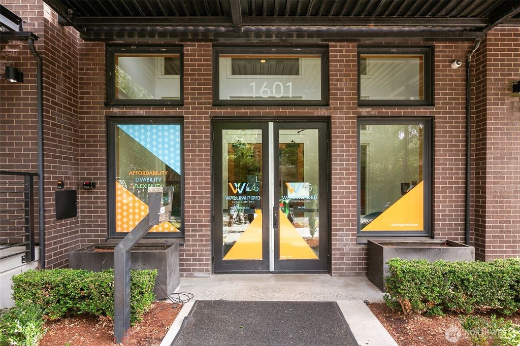 Photo of 1601 N 45th Street #412, Seattle, WA 98103 (MLS # 2423376)