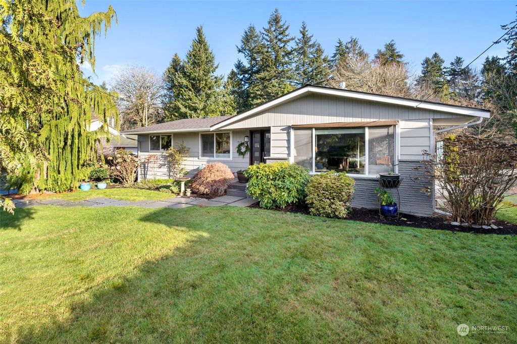 Photo of 713 Crown Drive, Everett, WA 98203 (MLS # 2188597)