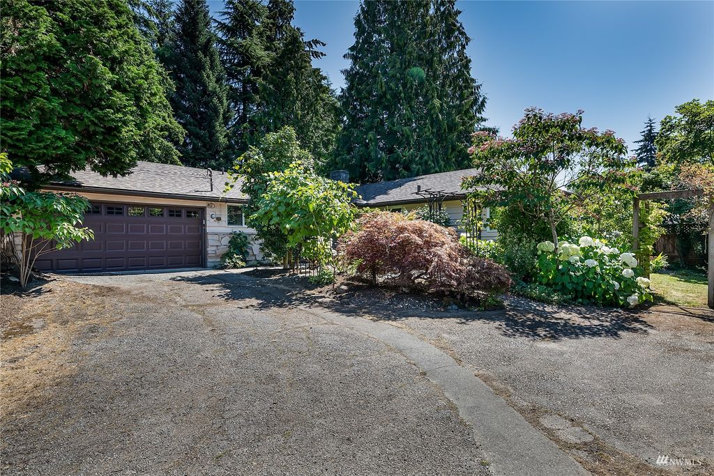 Photo of 17824 1st Avenue NW, Shoreline, WA 98177 (MLS # 1980610)