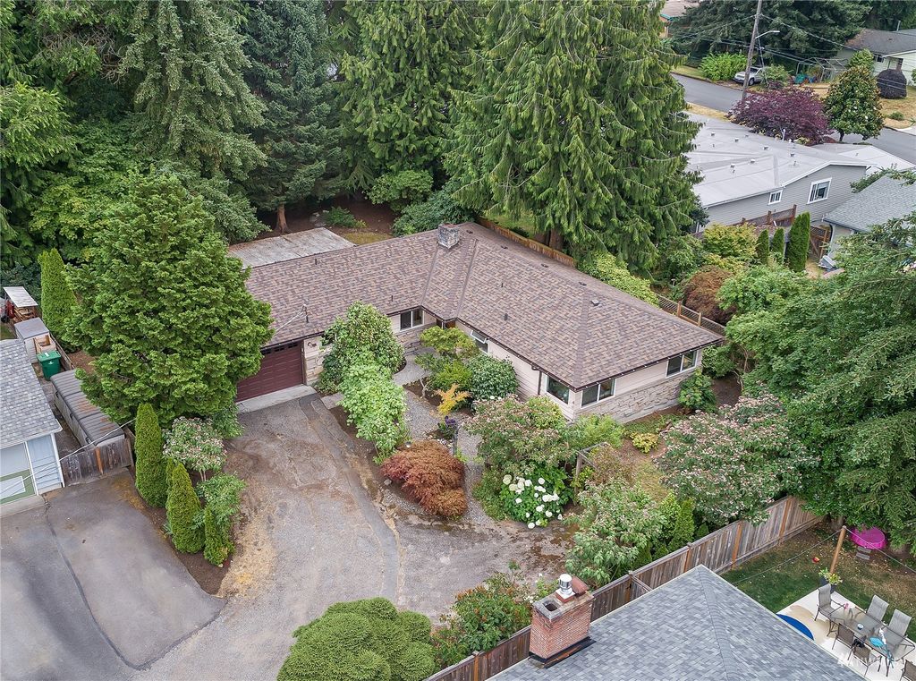 Photo of 17824 1st Avenue NW, Shoreline, WA 98177 (MLS # 1980610)