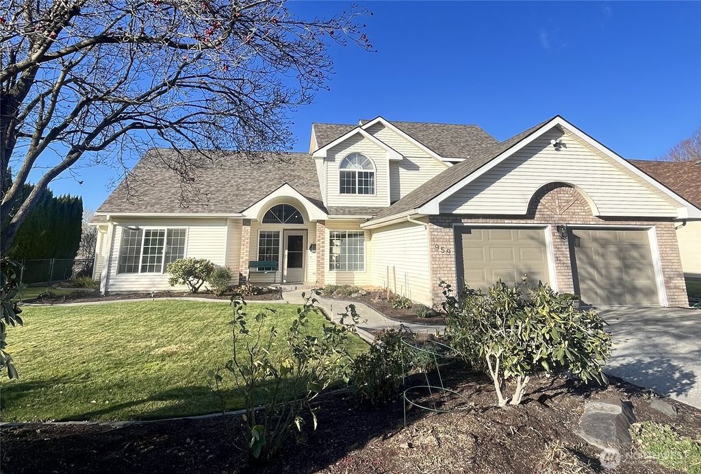 Photo of 959 SE Sentry Drive, College Place, WA 99324 (MLS # 2461629)