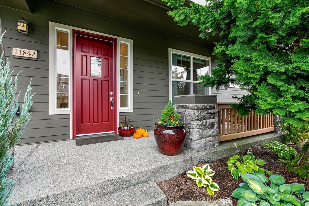 Photo of 11842 Big Leaf Way NE, Redmond, WA 98053 (MLS # 2168766)