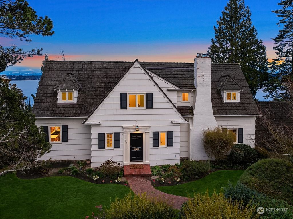 Photo of 4508 53rd Avenue NE, Seattle, WA 98105 (MLS # 2194014)