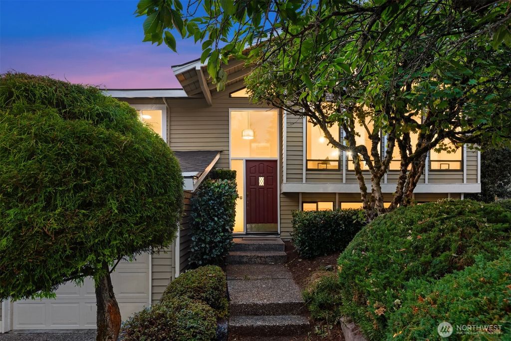 Photo of 12218 SE 47th Place, Bellevue, WA 98006 (MLS # 2555850)