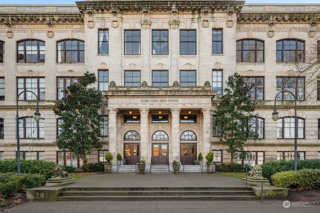 Photo of 1400 2nd Avenue N #290, Seattle, WA 98109 (MLS # 2027063)