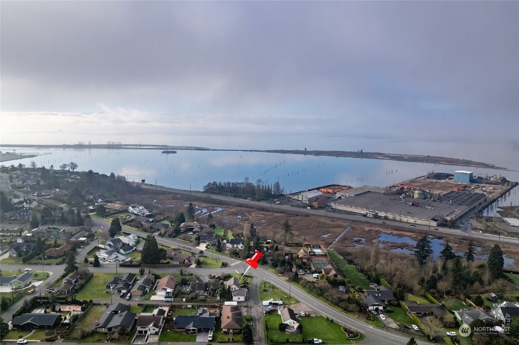 Photo of 401 Alverson Boulevard, Everett, WA 98201 (MLS # 2310433)