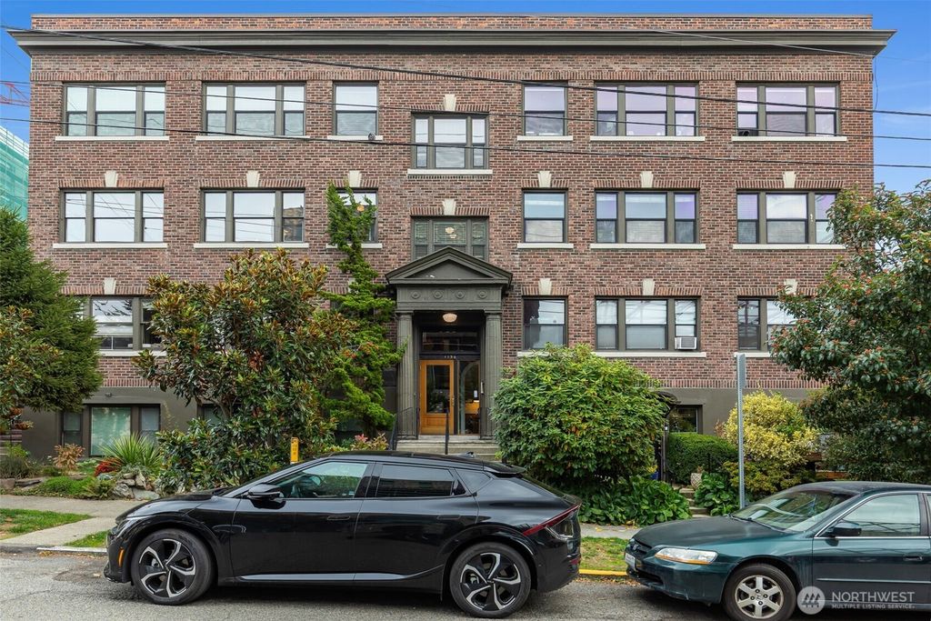 Photo of 1136 13th Avenue #305, Seattle, WA 98122 (MLS # 2444042)