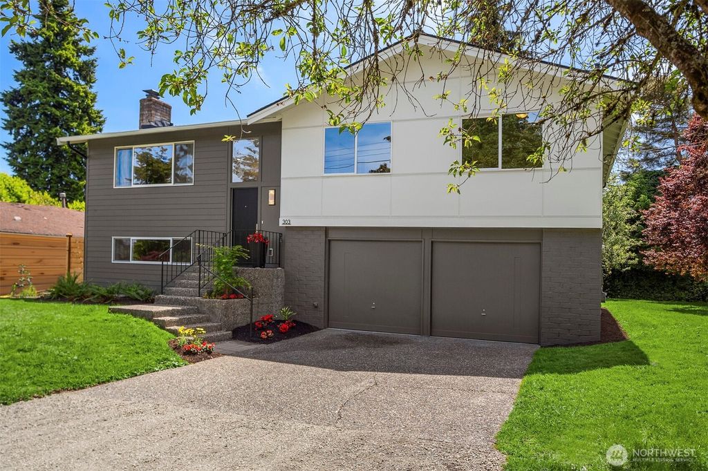 Photo of 303 NE 133rd Street, Seattle, WA 98125 (MLS # 2383102)