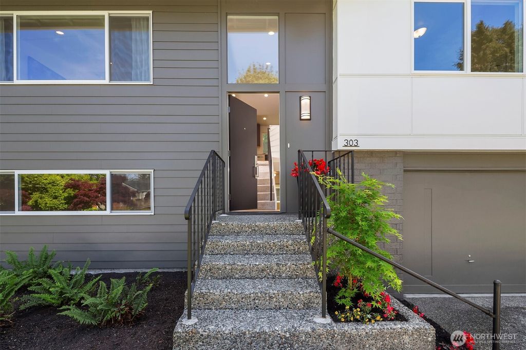 Photo of 303 NE 133rd Street, Seattle, WA 98125 (MLS # 2383102)