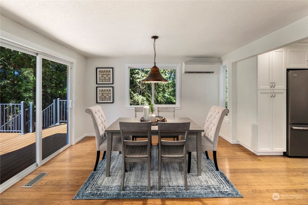 Photo of 11 143rd Street SE, Lynnwood, WA 98087 (MLS # 2212590)