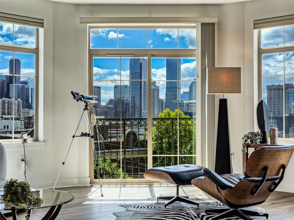 Photo of 700 E Denny Way #PH605, Seattle, WA 98112 (MLS # 2327676)
