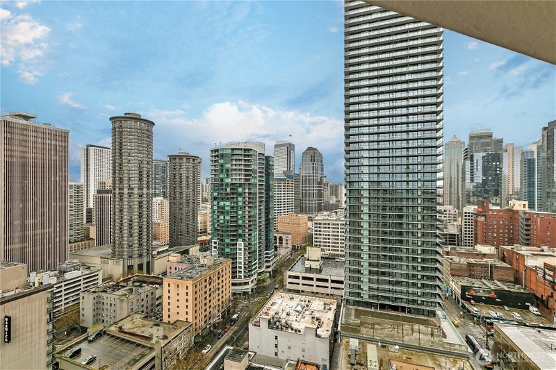 2100 3rd Avenue 2606