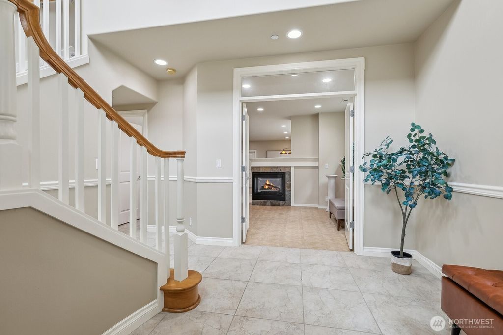listing image 9366109946490832782
