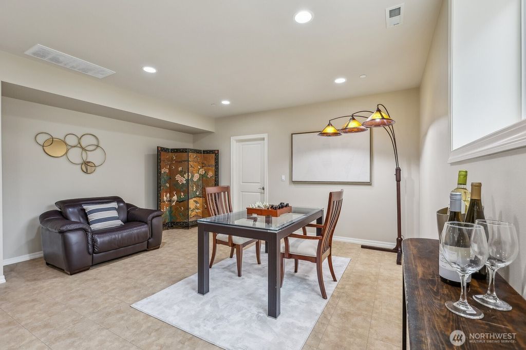 listing image 9361372623805077287