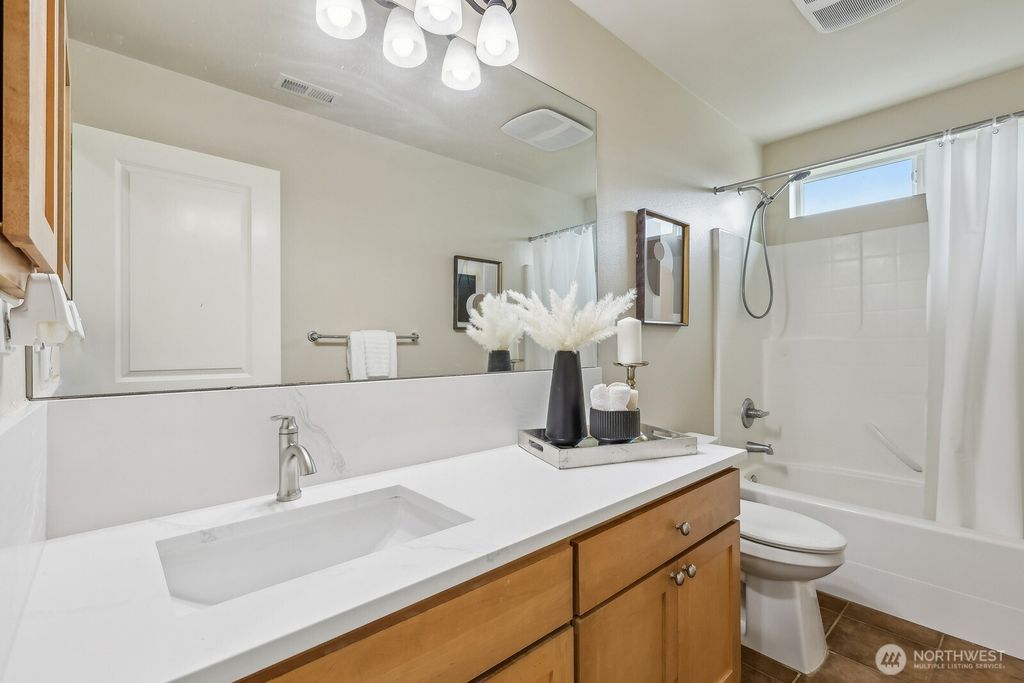 listing image 9360657584057597538