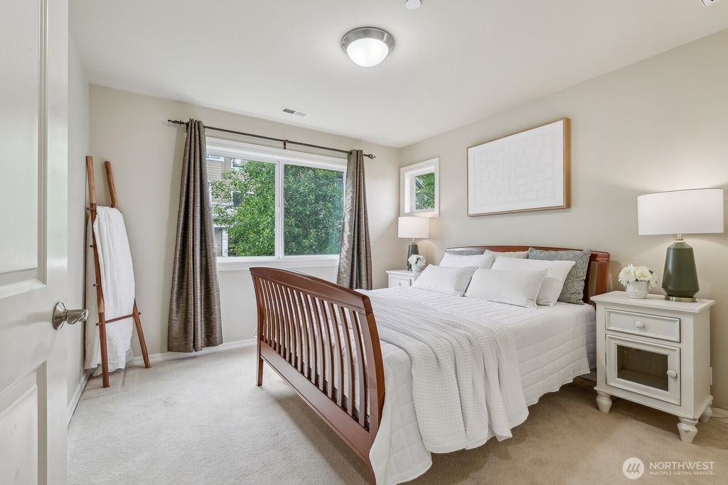 listing image 9363496972411387720