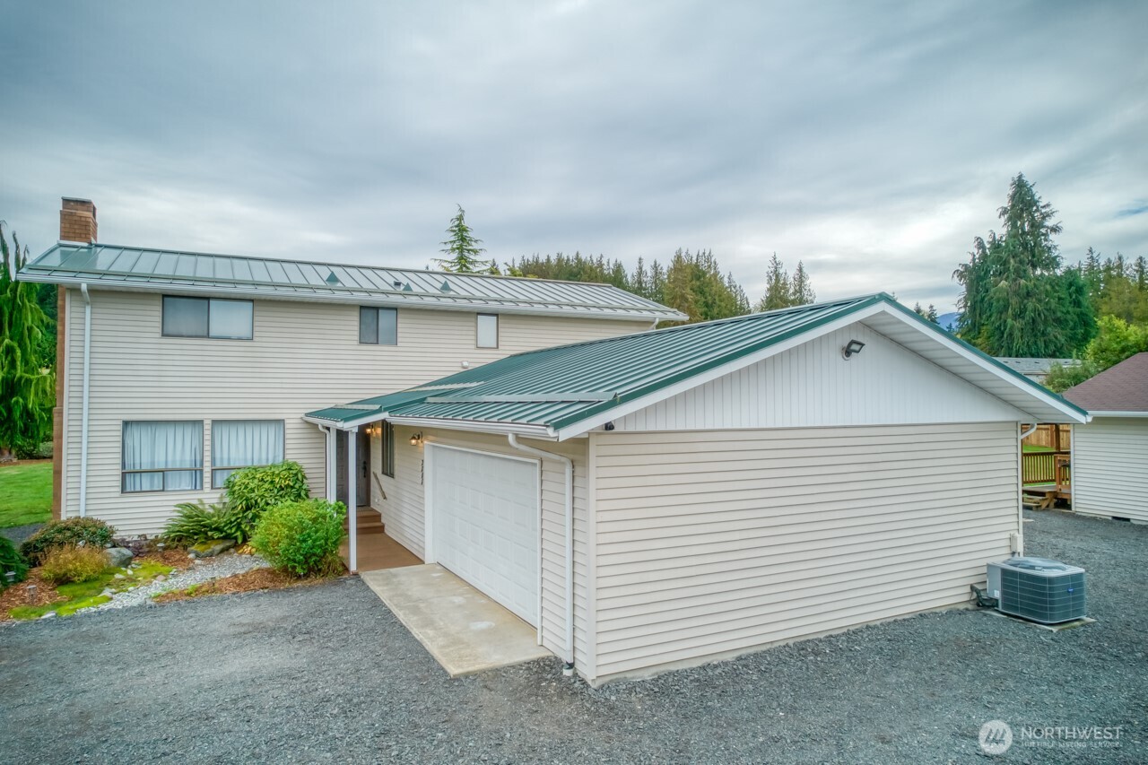 2808 W Edgewood Drive