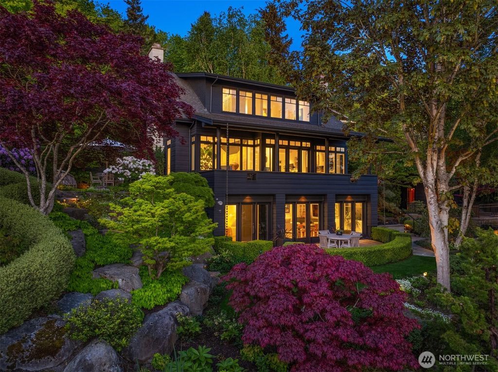 Photo of 10208 47th Avenue SW, Seattle, WA 98146 (MLS # 2376345)