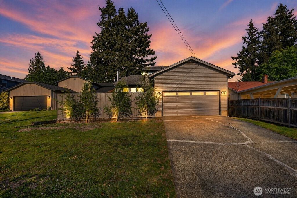 Photo of 12228 Dayton Avenue N, Seattle, WA 98133 (MLS # 2510255)
