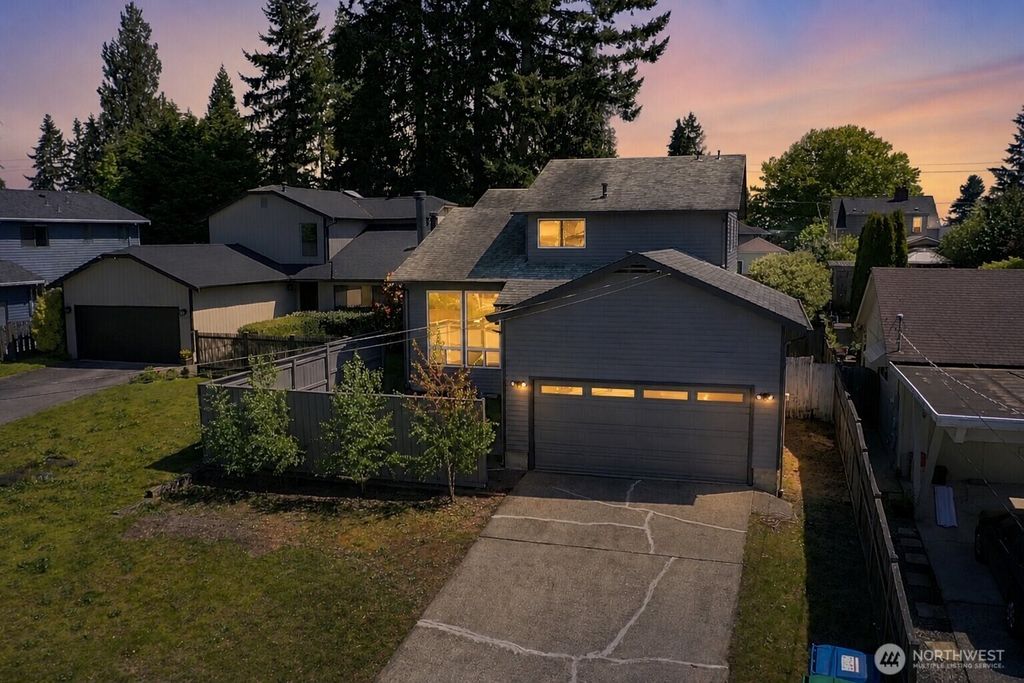 Photo of 12228 Dayton Avenue N, Seattle, WA 98133 (MLS # 2510255)