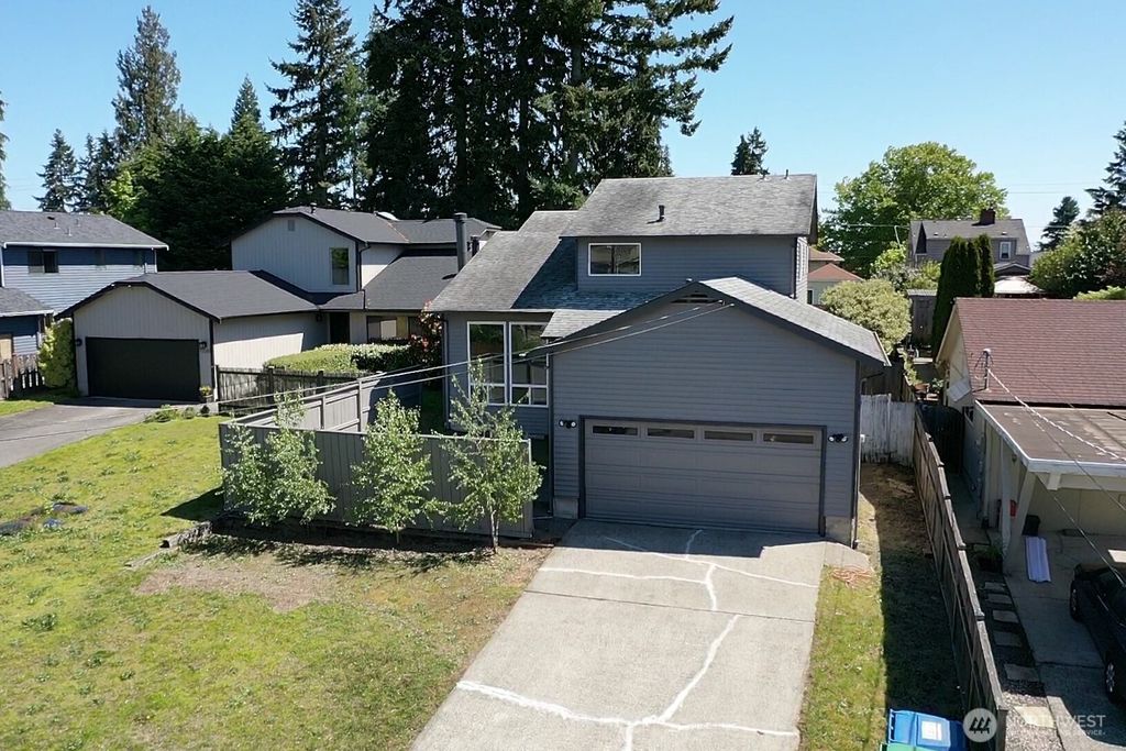 Photo of 12228 Dayton Avenue N, Seattle, WA 98133 (MLS # 2510255)
