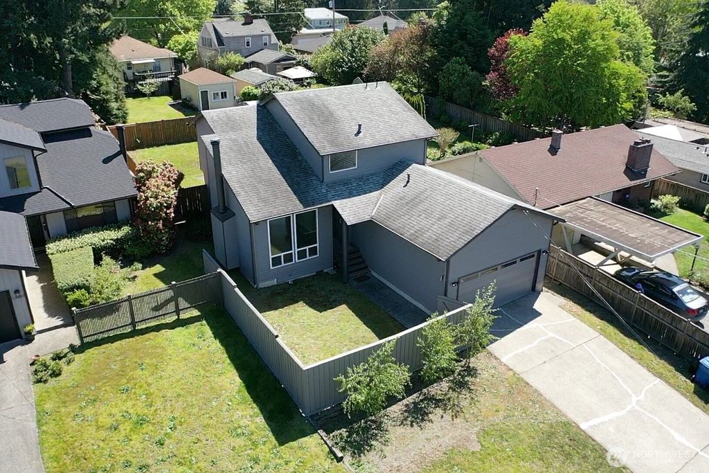 Photo of 12228 Dayton Avenue N, Seattle, WA 98133 (MLS # 2510255)