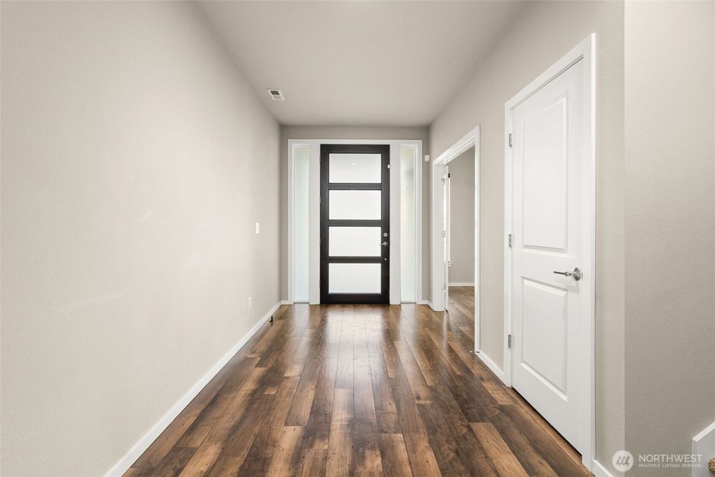 Photo of 13215 SE 307th Street, Auburn, WA 98092 (MLS # 2476985)