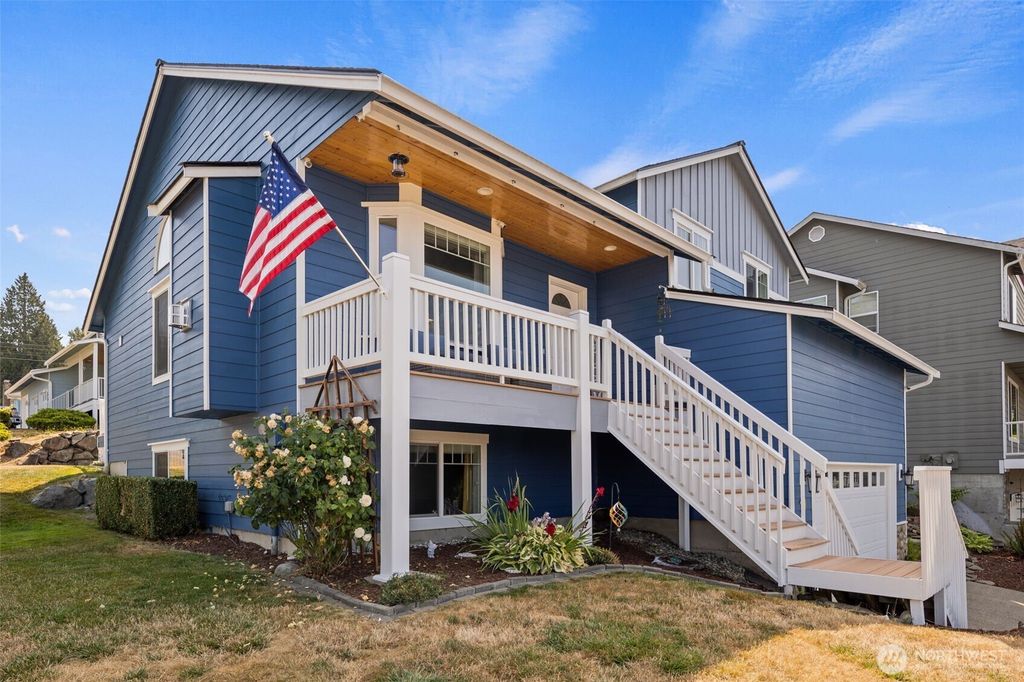 Photo of 19 80th Drive NE, Lake Stevens, WA 98258 (MLS # 2498808)